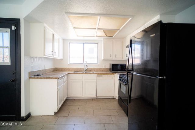 837 Sunrise Court, Lancaster, CA 93535