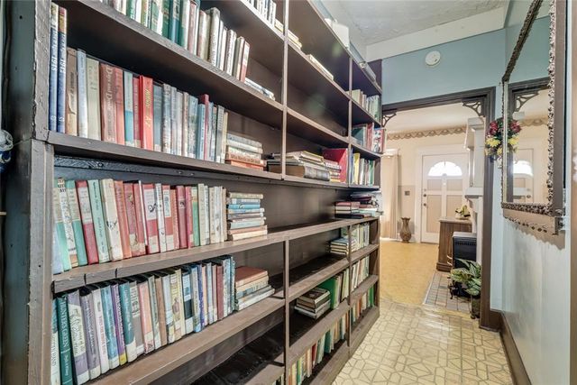 1809 NW 9th Street, Oklahoma City, OK 73106