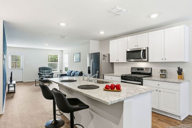 14214 Navidad Pike, San Antonio, TX 78253