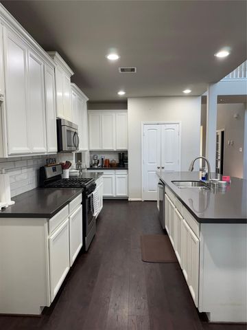 423 Bay Grove Lane, La Porte, TX 77571