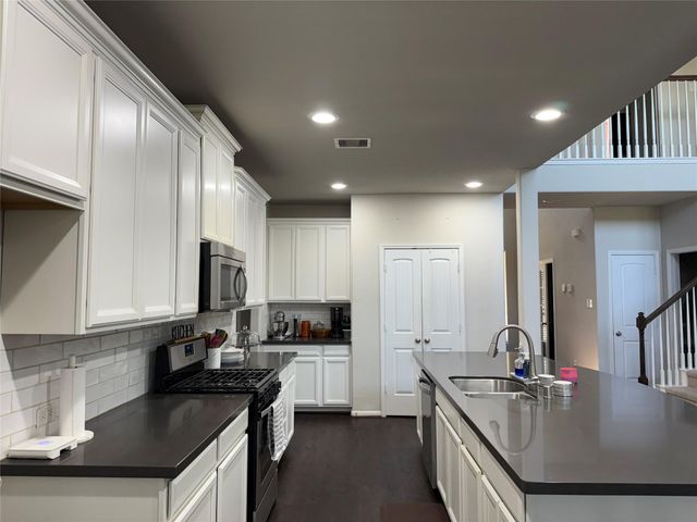423 Bay Grove Lane, La Porte, TX 77571