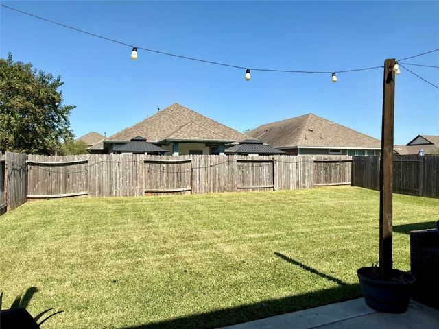423 Bay Grove Lane, La Porte, TX 77571
