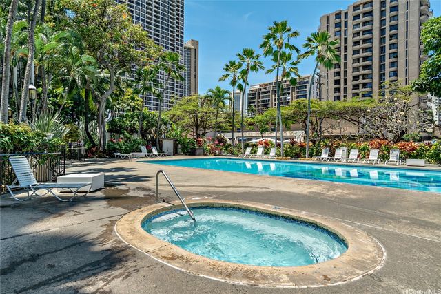 300 Wai Nani Way 1815, Honolulu, HI 96815