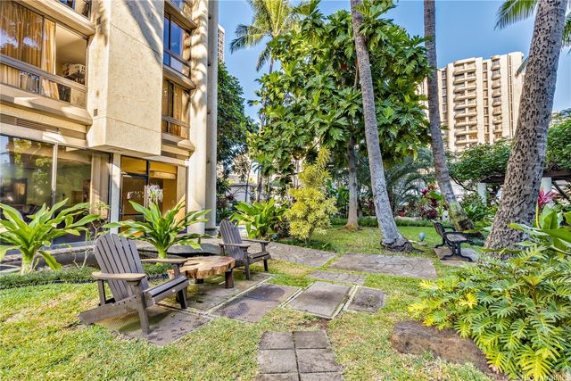 300 Wai Nani Way 1815, Honolulu, HI 96815