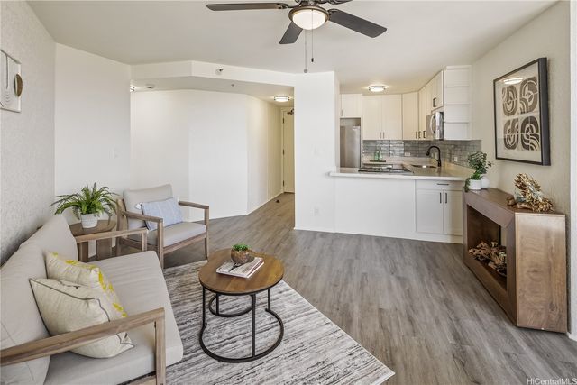 300 Wai Nani Way 1815, Honolulu, HI 96815