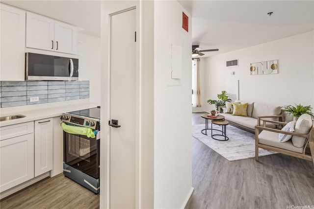 300 Wai Nani Way 1815, Honolulu, HI 96815