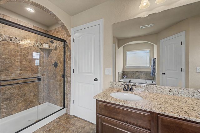 6115 S 37Th Street, Rogers, AR 72758