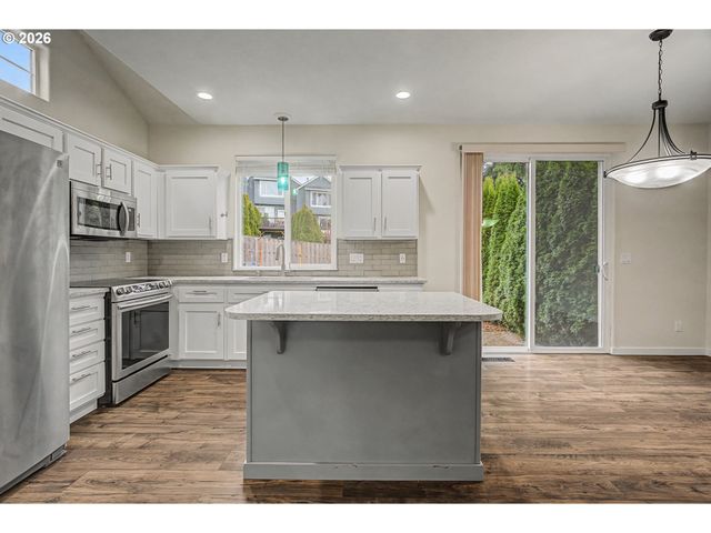 20677 NOBLE Ln, West Linn, OR 97068