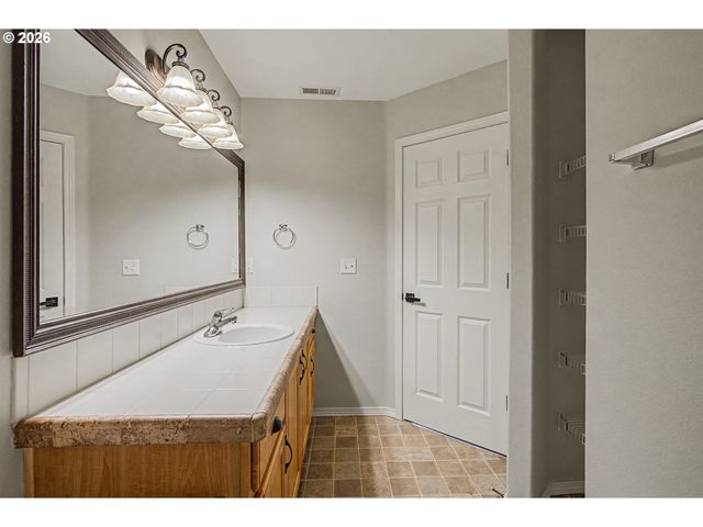 20677 NOBLE Ln, West Linn, OR 97068