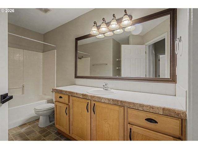 20677 NOBLE Ln, West Linn, OR 97068