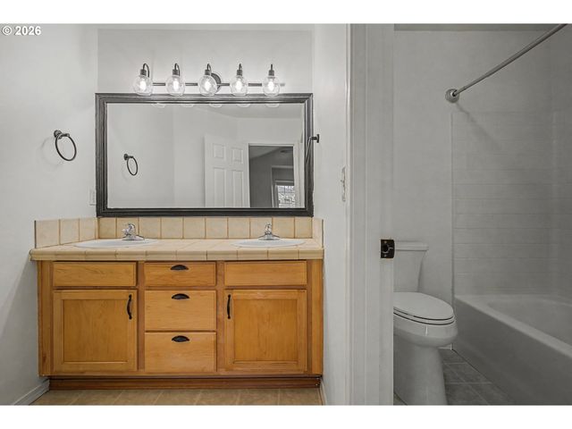 20677 NOBLE Ln, West Linn, OR 97068