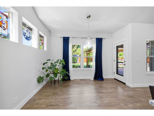 3622 STARK St, Eugene, OR 97404
