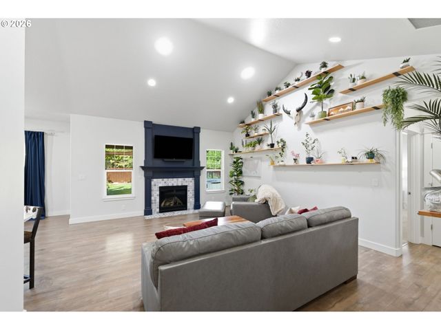 3622 STARK St, Eugene, OR 97404