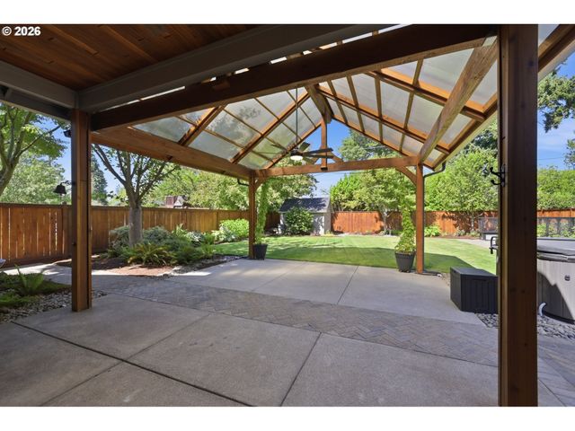 3622 STARK St, Eugene, OR 97404