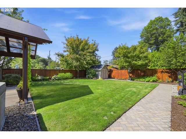 3622 STARK St, Eugene, OR 97404