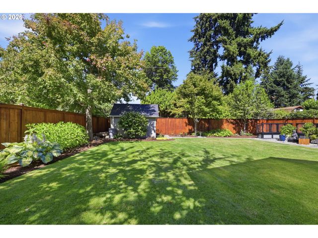 3622 STARK St, Eugene, OR 97404