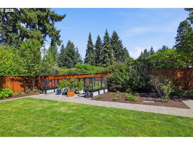 3622 STARK St, Eugene, OR 97404