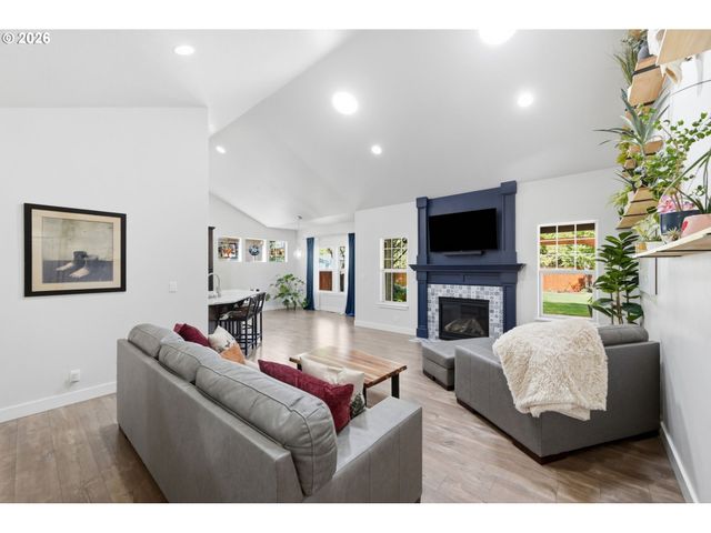 3622 STARK St, Eugene, OR 97404