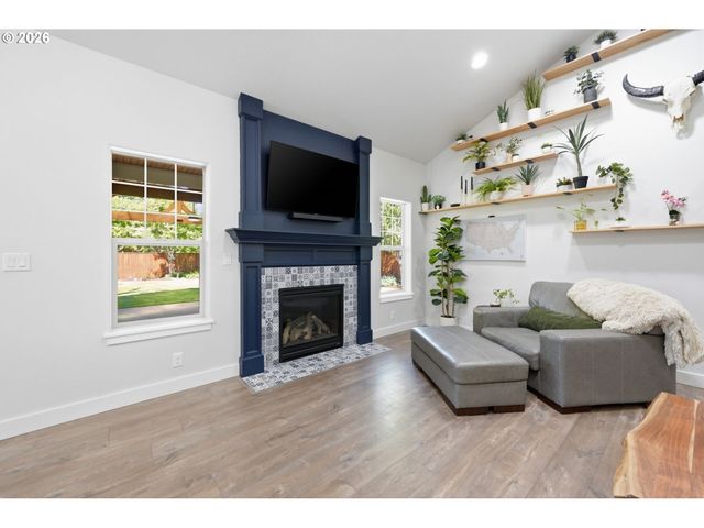 3622 STARK St, Eugene, OR 97404