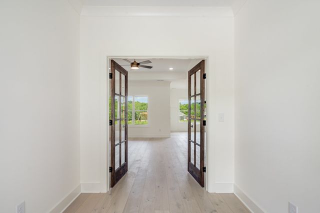 50 Lauderdale Lane, Hartsville, TN 37074