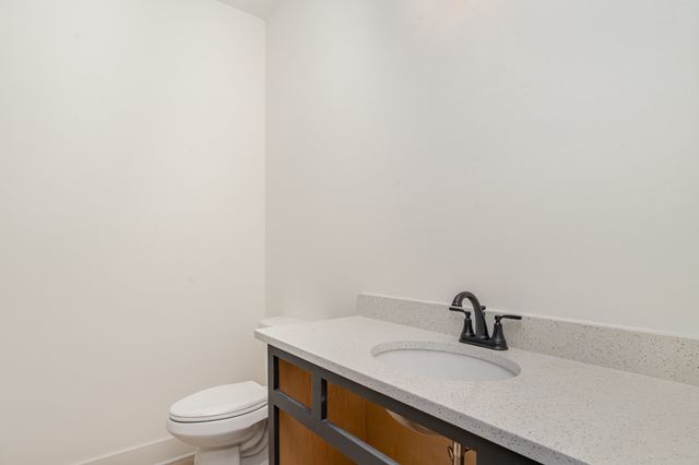 50 Lauderdale Lane, Hartsville, TN 37074