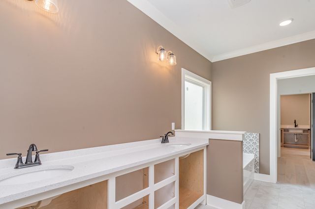 50 Lauderdale Lane, Hartsville, TN 37074