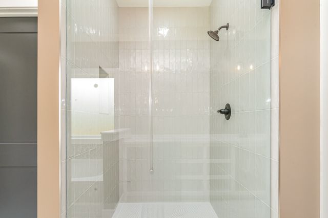 50 Lauderdale Lane, Hartsville, TN 37074