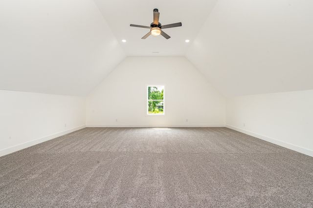 50 Lauderdale Lane, Hartsville, TN 37074