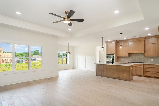 50 Lauderdale Lane, Hartsville, TN 37074