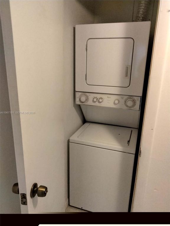 5033 NW 7th St 101, Miami, FL 33126