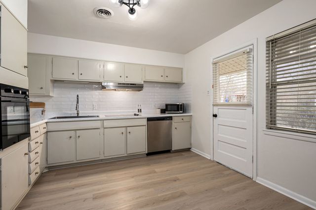 7924 Chaparral Drive, White Settlement, TX 76108