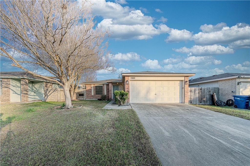 7802 Grizzley Dr, Corpus Christi, TX 78414