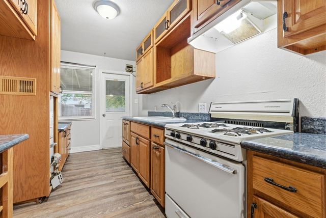 1217 N Stevenson Street, Visalia, CA 93291