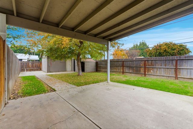 1217 N Stevenson Street, Visalia, CA 93291