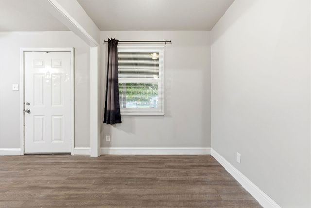 1217 N Stevenson Street, Visalia, CA 93291