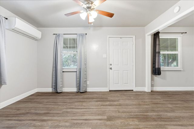 1217 N Stevenson Street, Visalia, CA 93291