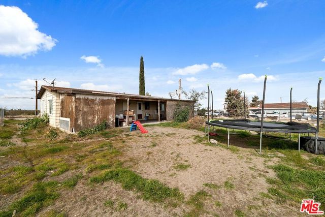 4120 La Mesa Road, Phelan, CA 92371