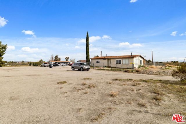 4120 La Mesa Road, Phelan, CA 92371