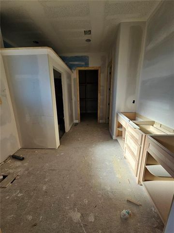 11271 S Sunray Drive, Olathe, KS 66061