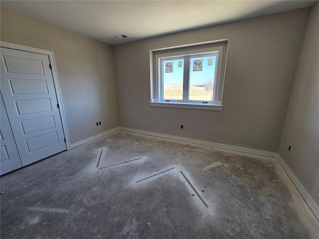 11271 S Sunray Drive, Olathe, KS 66061