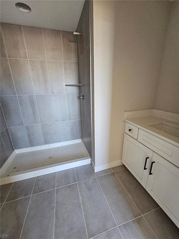 11271 S Sunray Drive, Olathe, KS 66061