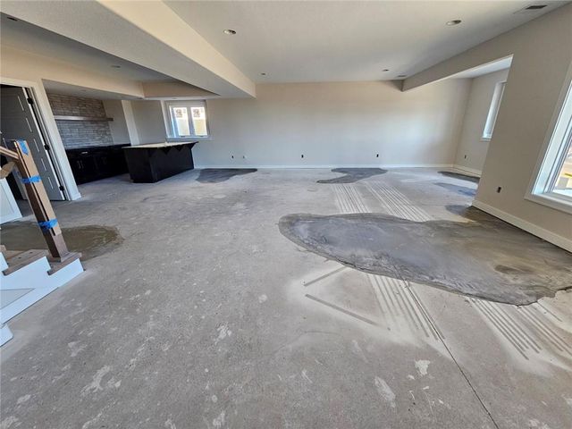 11271 S Sunray Drive, Olathe, KS 66061