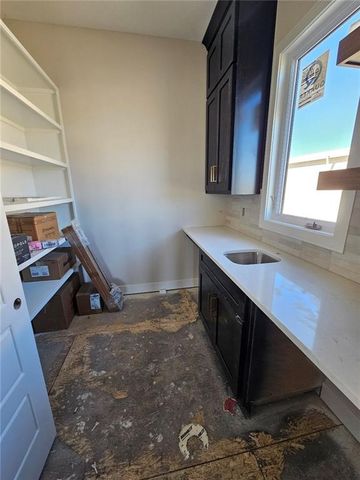 11271 S Sunray Drive, Olathe, KS 66061