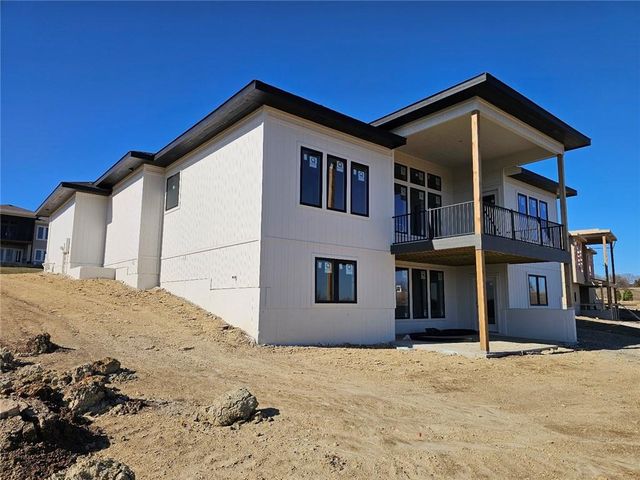 11271 S Sunray Drive, Olathe, KS 66061