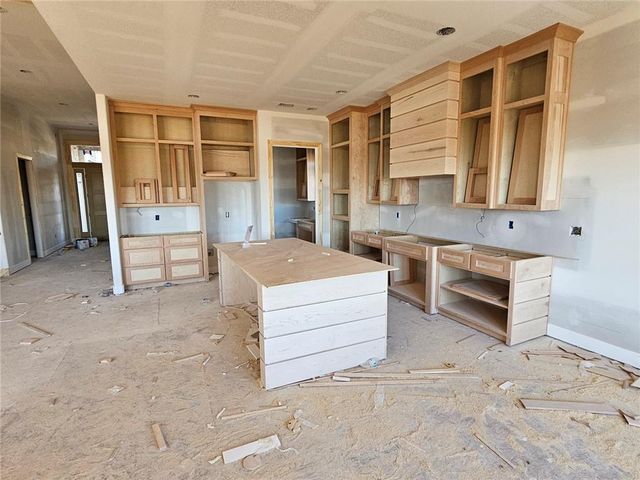 11271 S Sunray Drive, Olathe, KS 66061