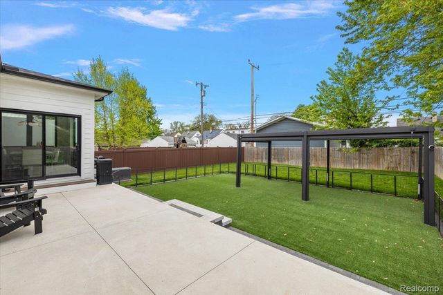 3715 DURHAM Road, Royal Oak, MI 48073