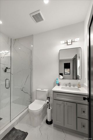 3715 DURHAM Road, Royal Oak, MI 48073