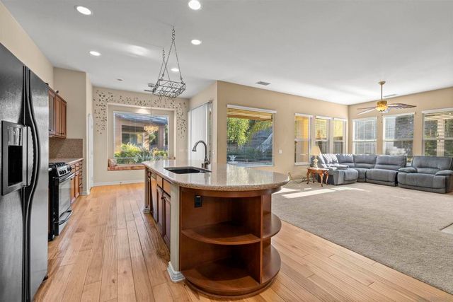 9093 Filaree Ct, Corona, CA 92883