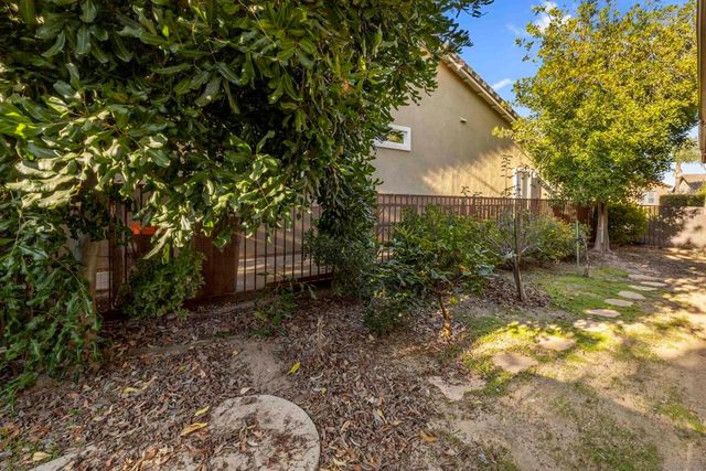 9093 Filaree Ct, Corona, CA 92883