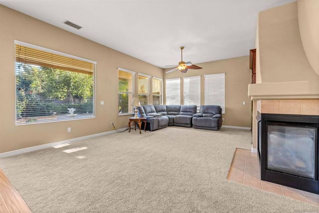 9093 Filaree Ct, Corona, CA 92883